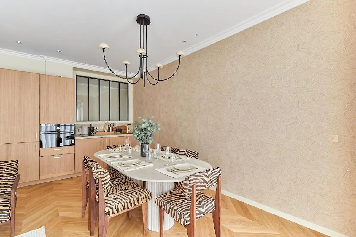 Incredible Ac 3 Bedrooms Center Of By Prestige Apartment
