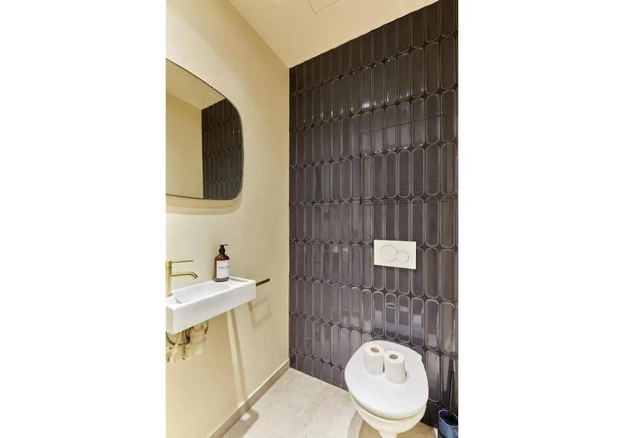 Incredible Ac 3 Bedrooms Center Of By Prestige *