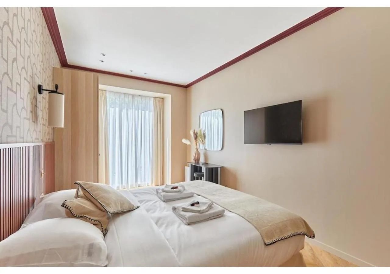 Incredible Ac 3 Bedrooms Center Of By Prestige Parijs